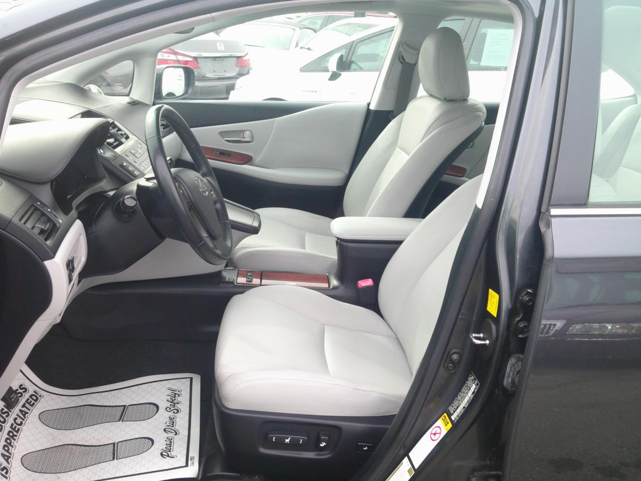 Lexus HS 250h Sedan 2010