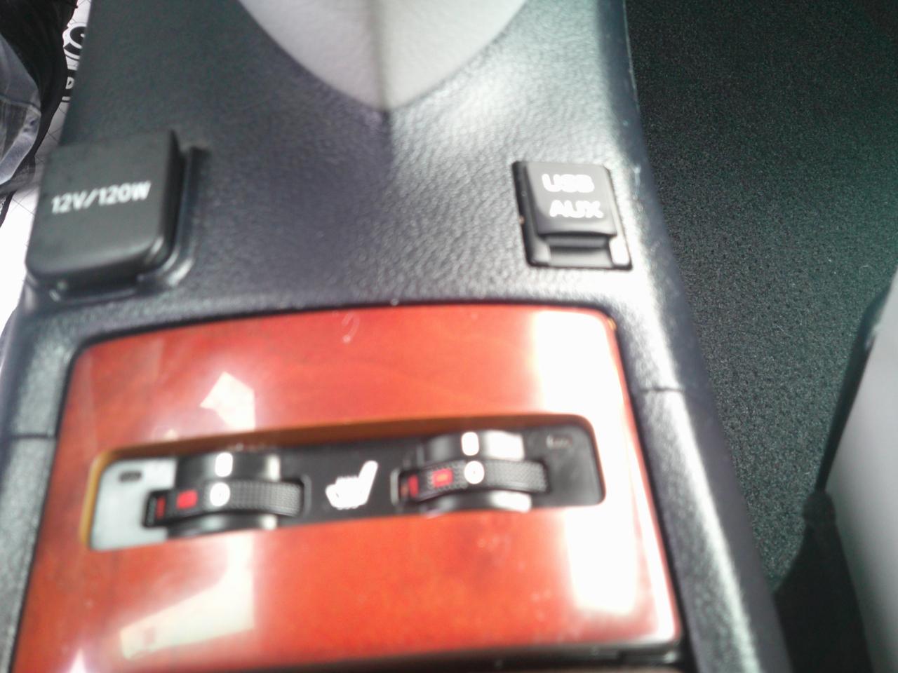 Lexus HS 250h Sedan 2010