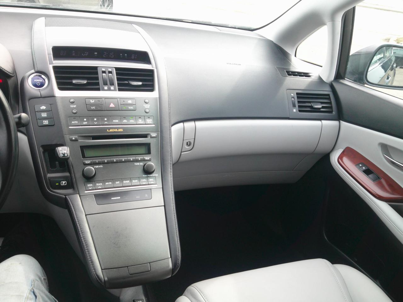 Lexus HS 250h Sedan 2010