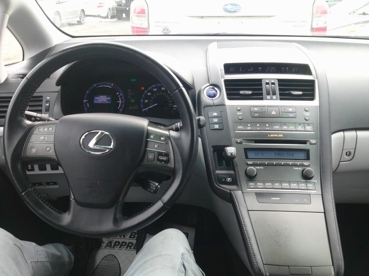 Lexus HS 250h Sedan 2010