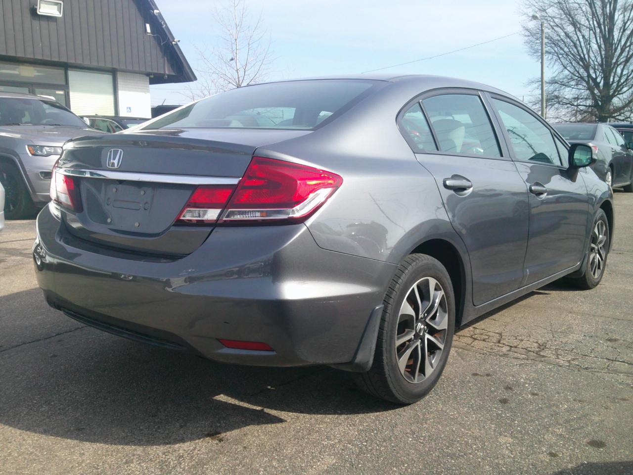 Honda Civic EX Sedan 5-Speed AT 2013