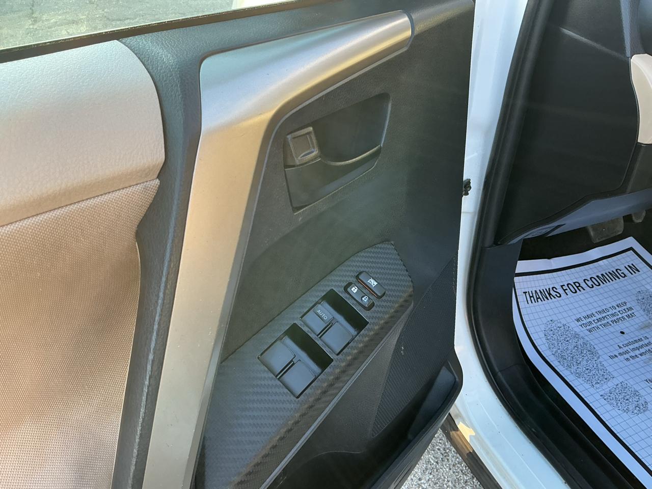 Toyota RAV4 LE AWD 2013