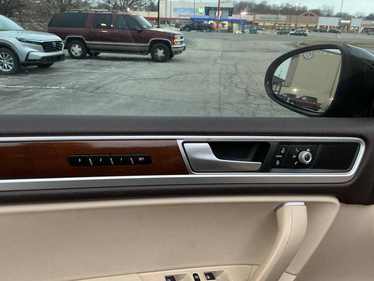 Volkswagen Touareg TDI Sport w/Technology 2015