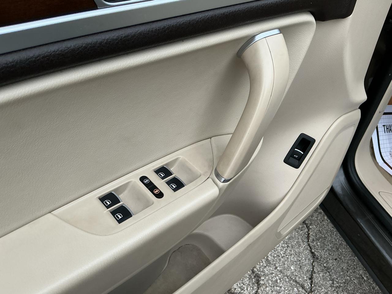 Volkswagen Touareg TDI Sport w/Technology 2015