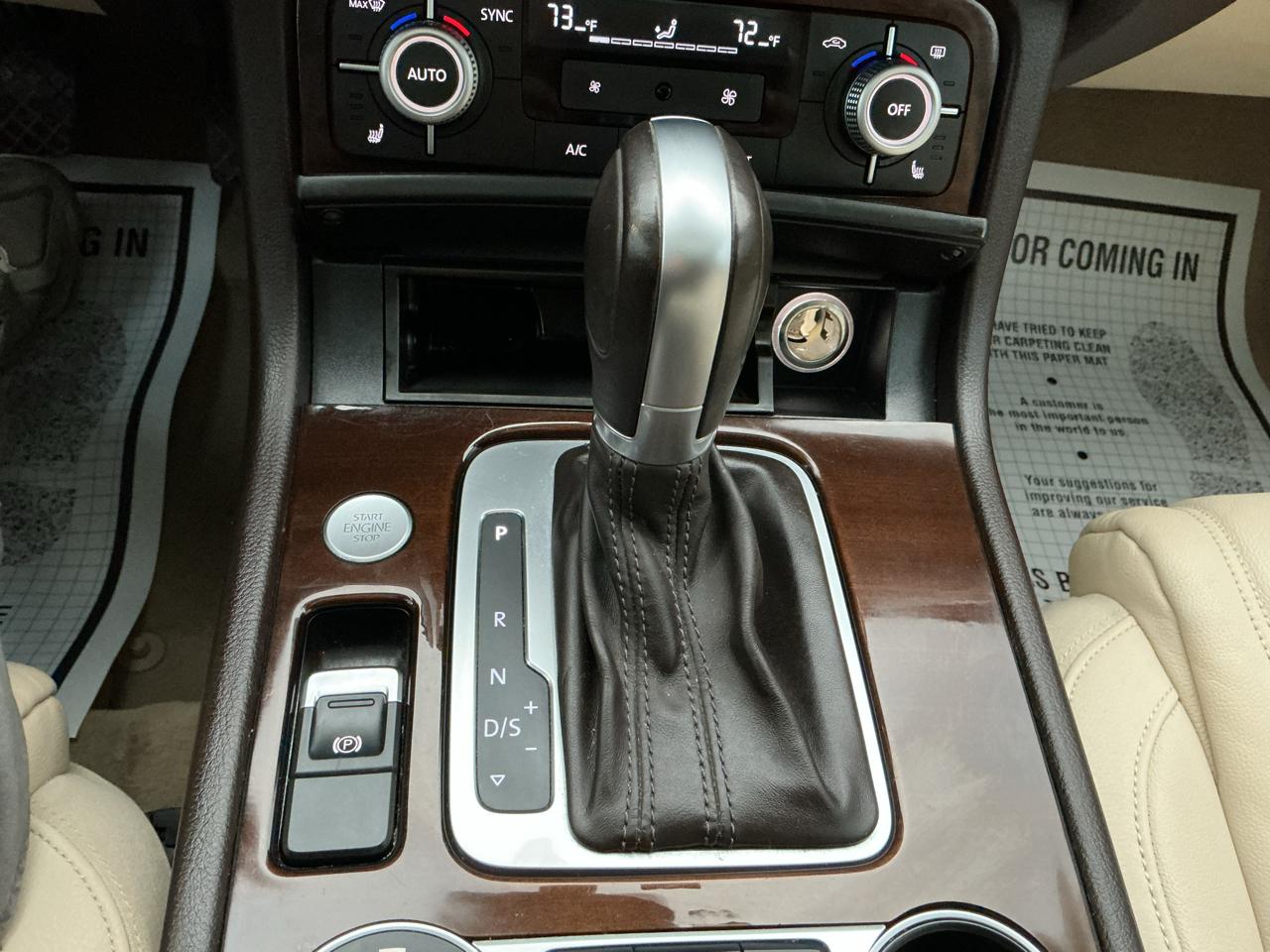 Volkswagen Touareg TDI Sport w/Technology 2015