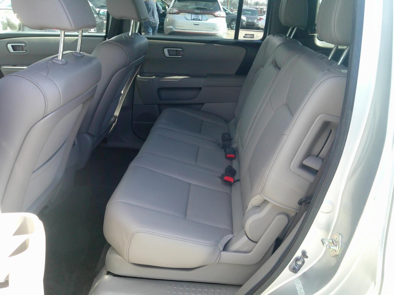 Honda Pilot EX-L 4WD 5-Spd AT with Navigation 2012