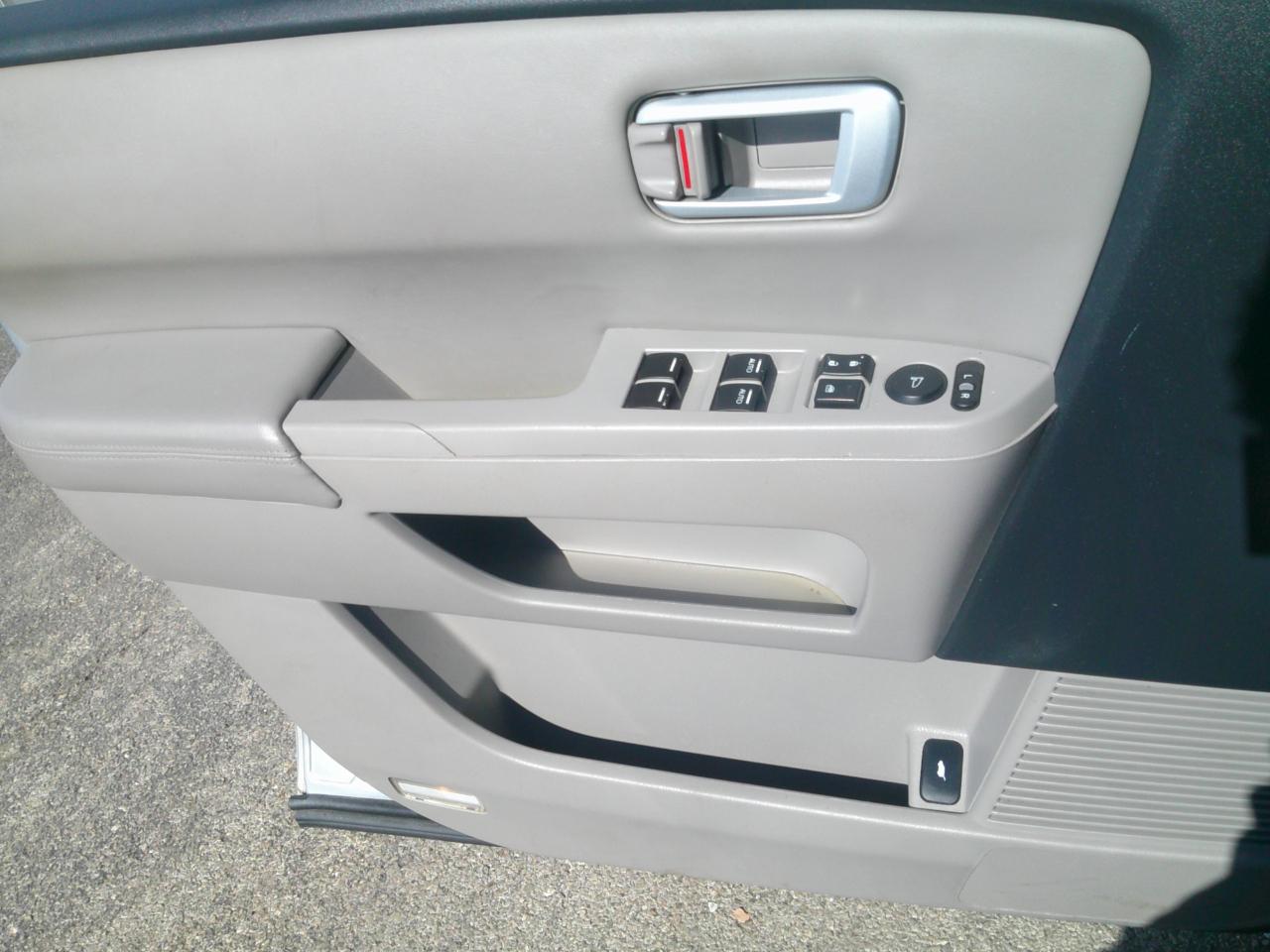 Honda Pilot EX-L 4WD 5-Spd AT with Navigation 2012