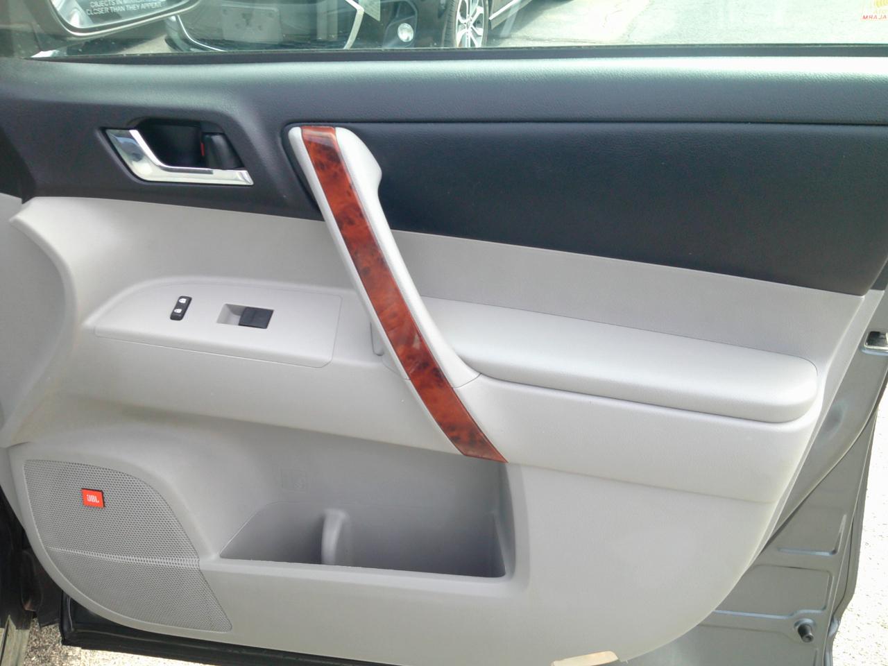 Toyota Highlander Limited 4WD 2012