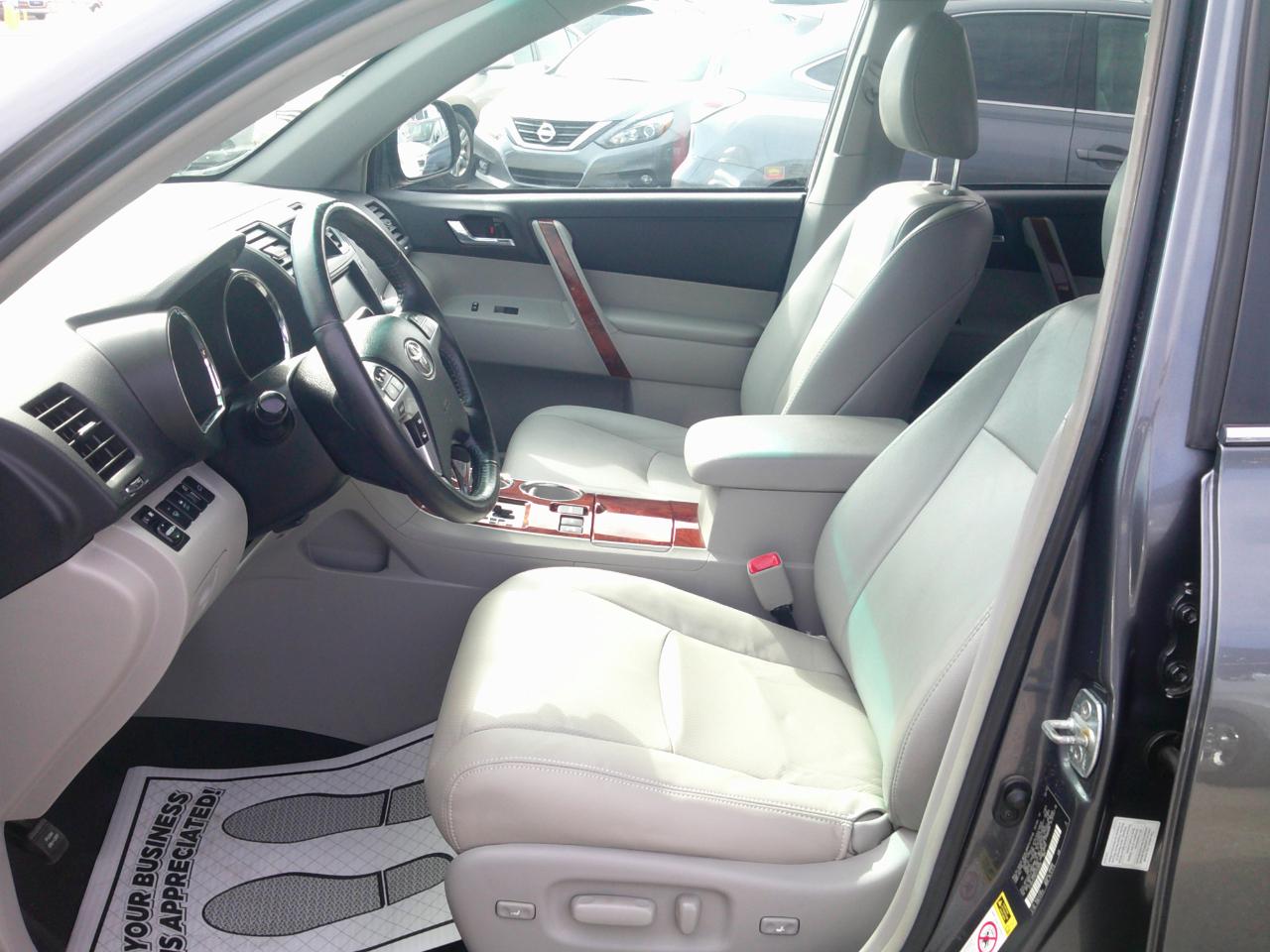 Toyota Highlander Limited 4WD 2012