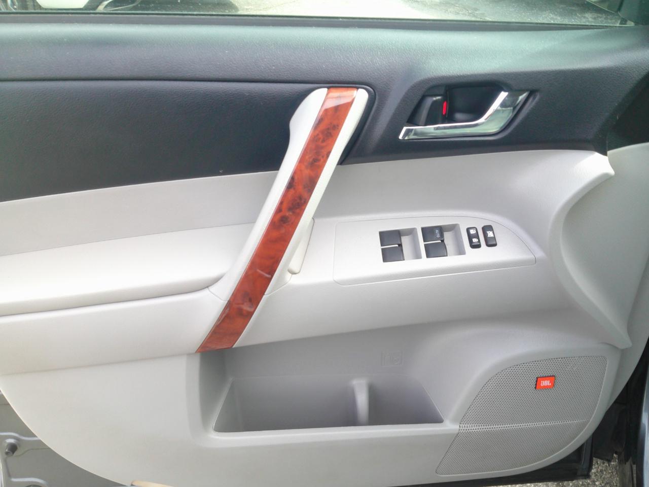 Toyota Highlander Limited 4WD 2012