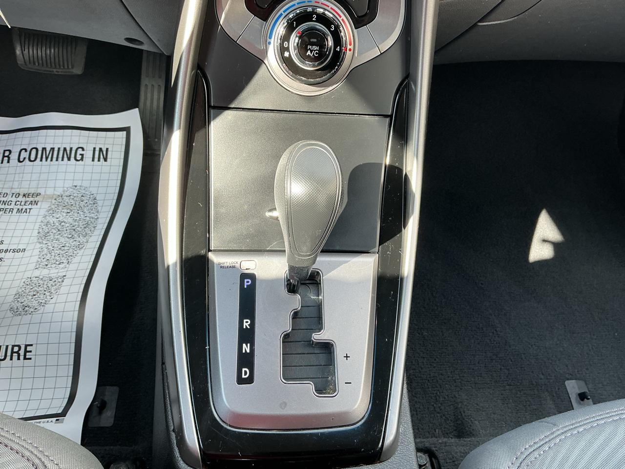 Hyundai Elantra Limited 2013