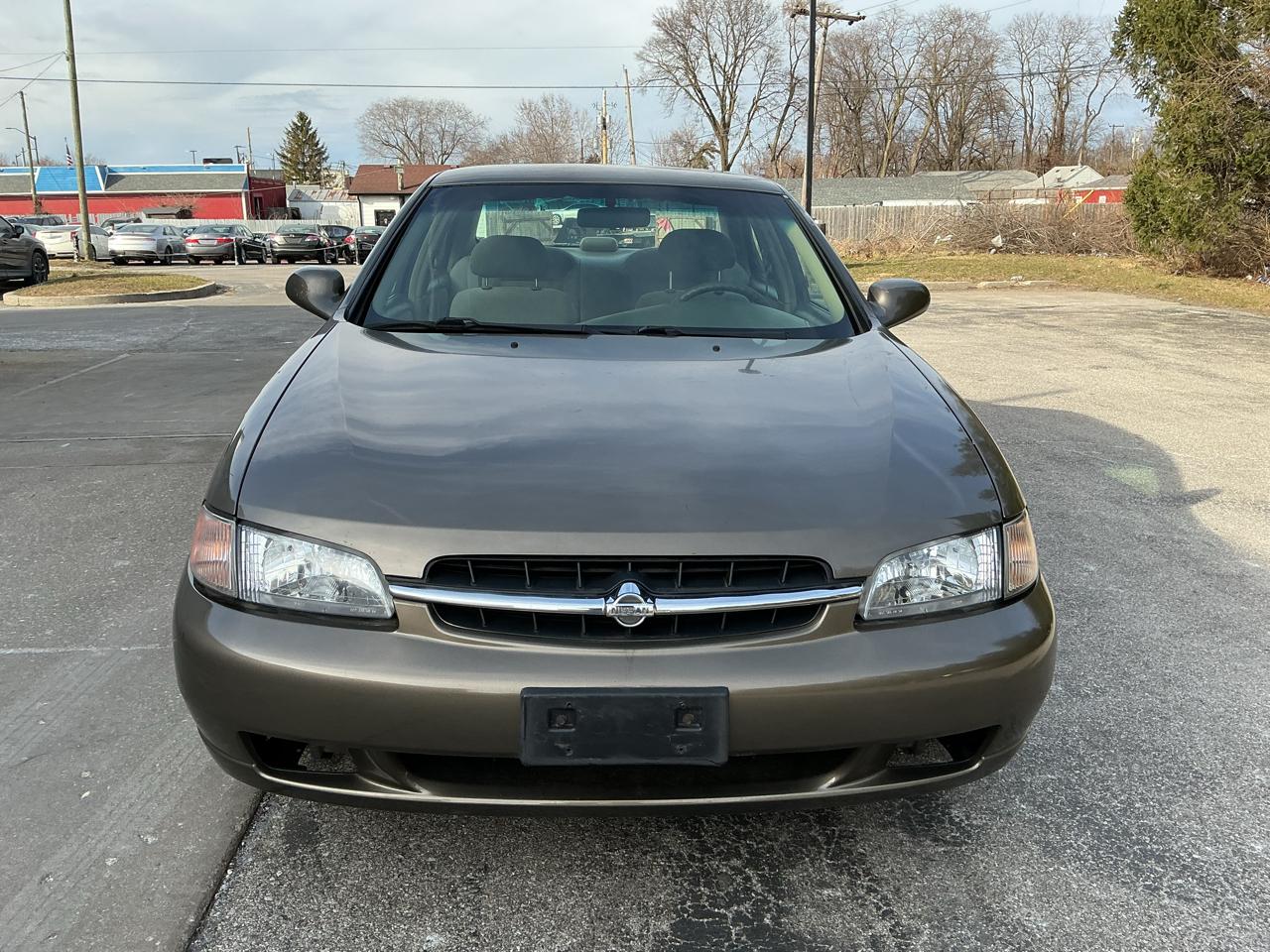 Nissan Altima XE 1999