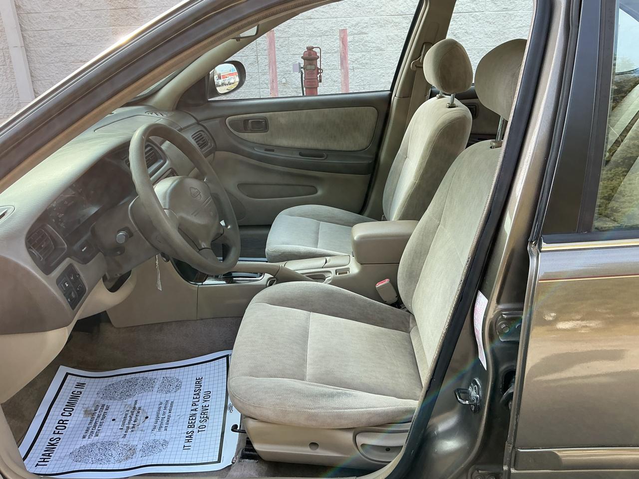 Nissan Altima XE 1999