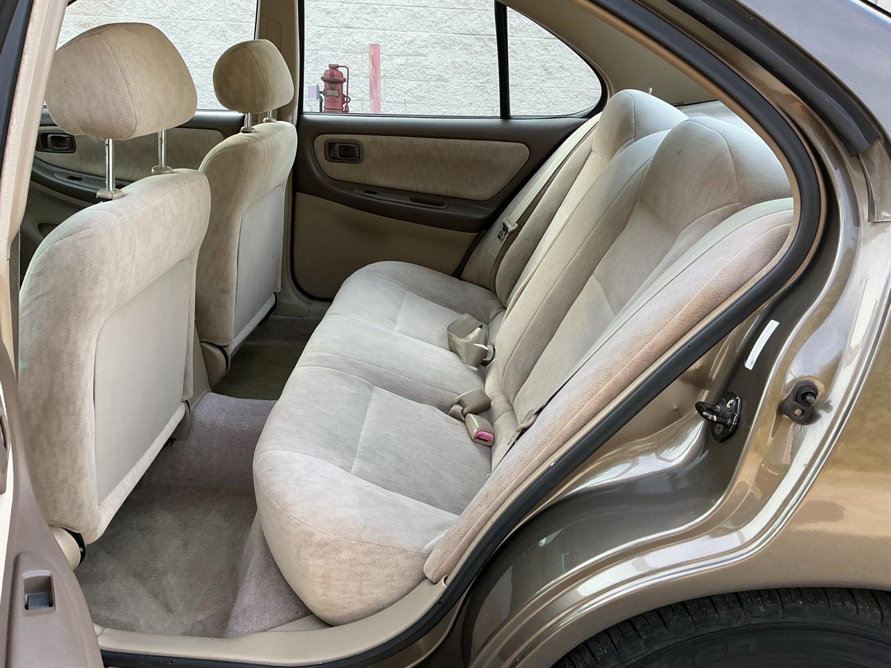 Nissan Altima XE 1999