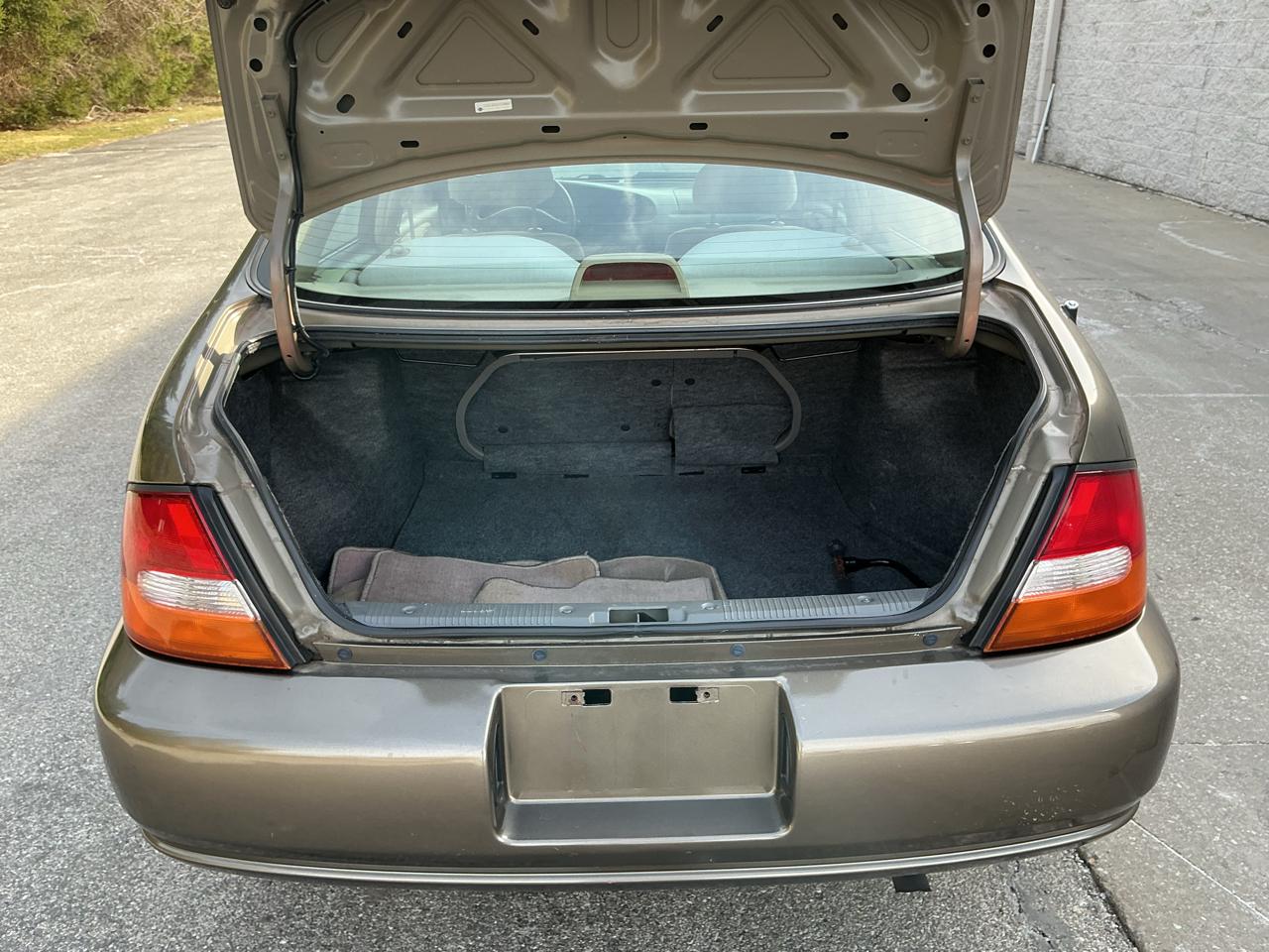 Nissan Altima XE 1999