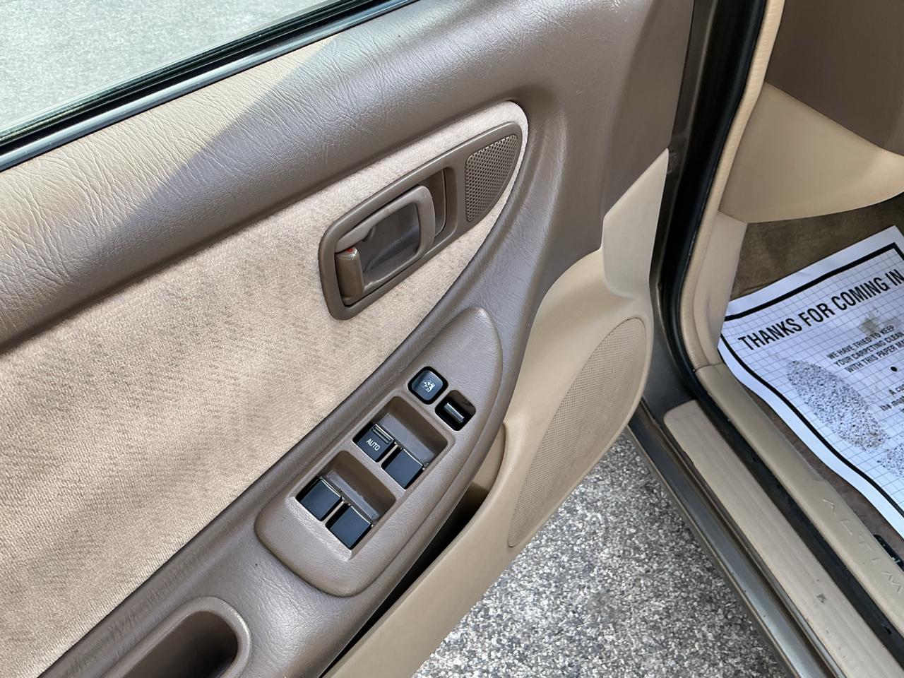 Nissan Altima XE 1999