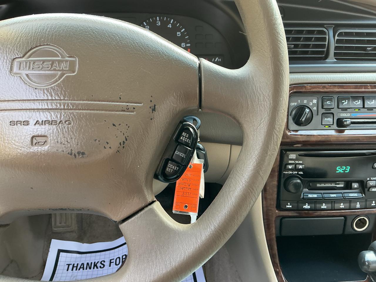 Nissan Altima XE 1999