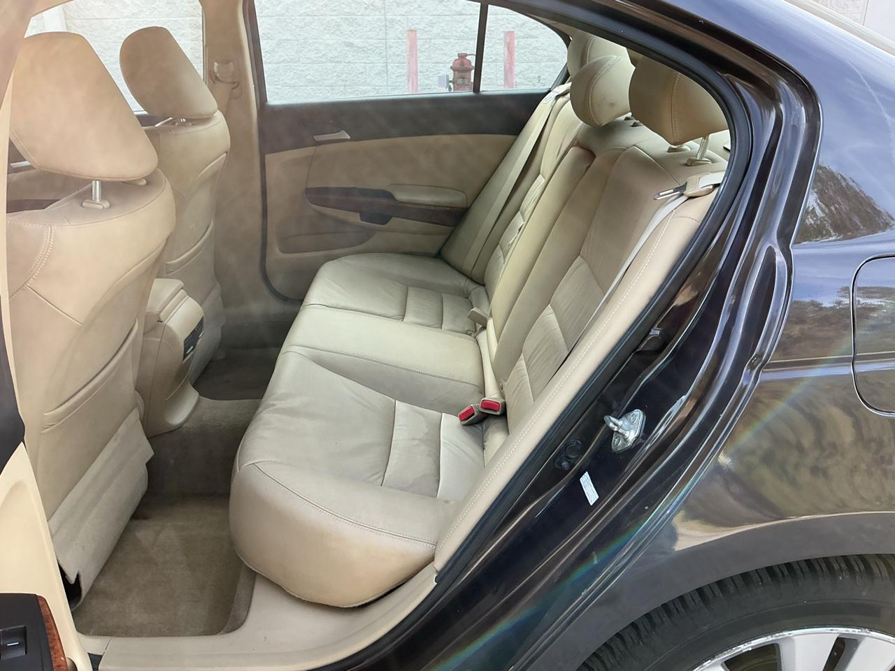 Honda Accord EX-L V6 Sedan AT 2012