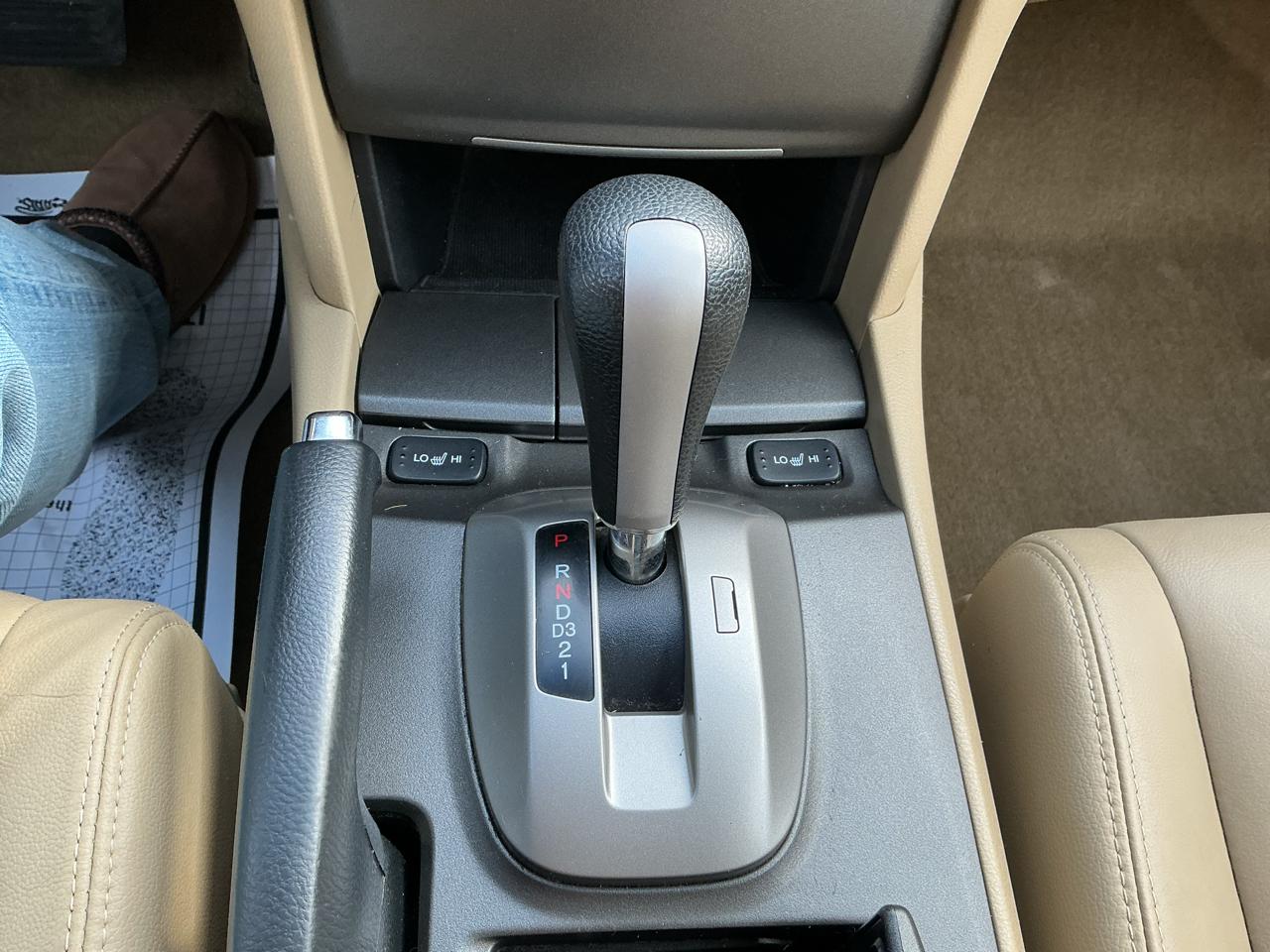 Honda Accord EX-L V6 Sedan AT 2012