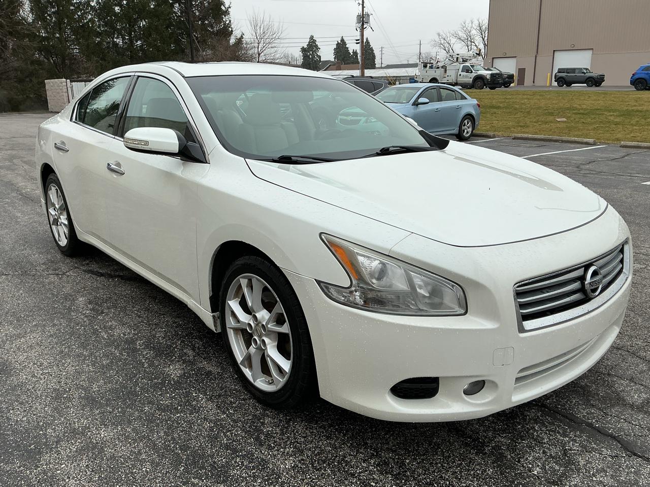 Nissan Maxima SV 2013