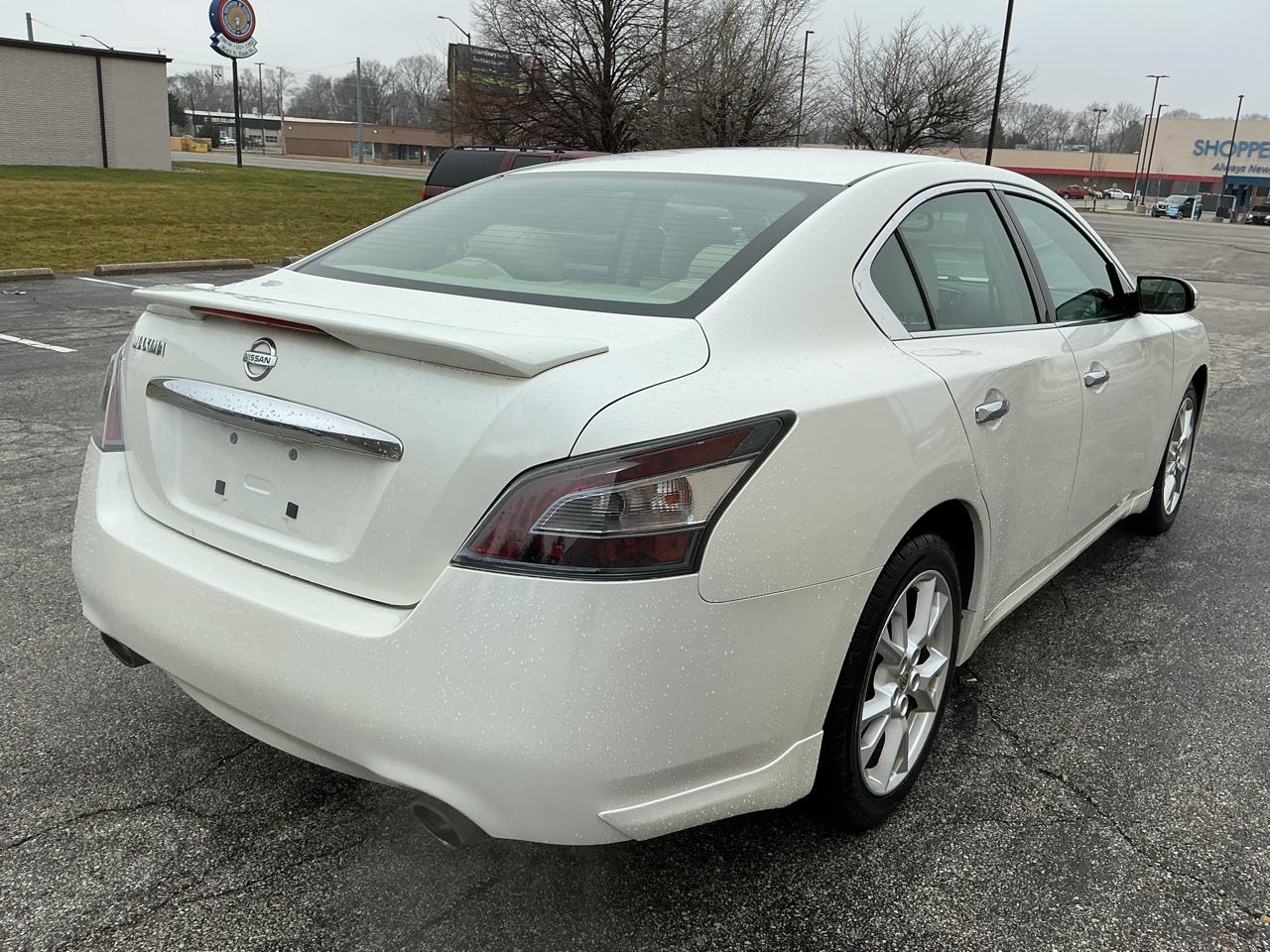 Nissan Maxima SV 2013