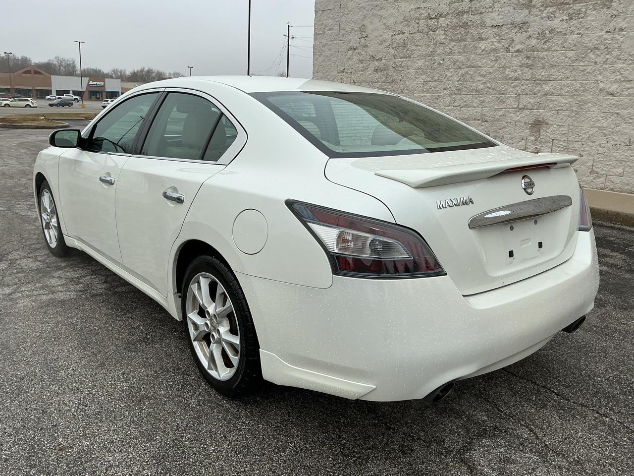 Nissan Maxima SV 2013