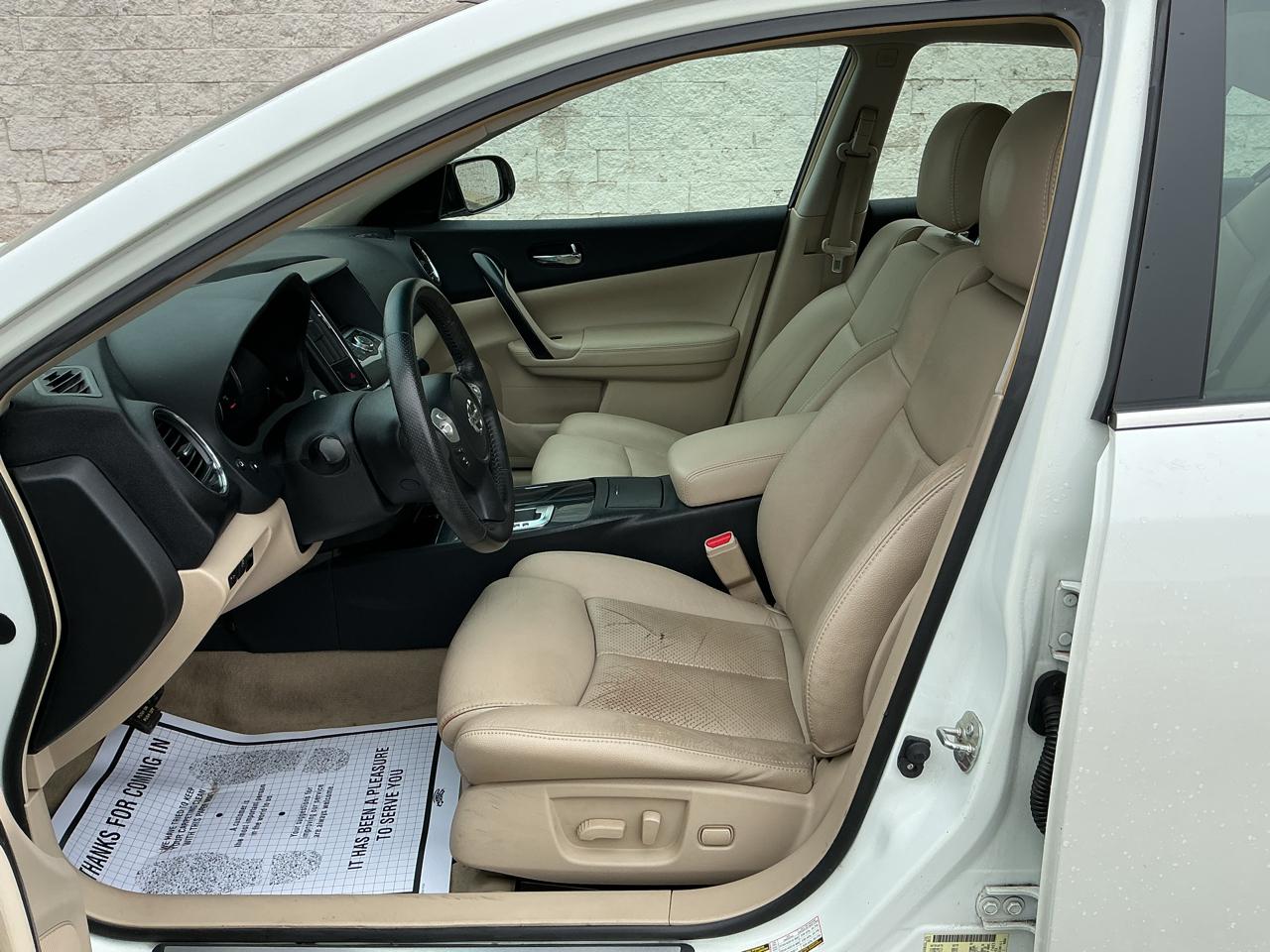 Nissan Maxima SV 2013