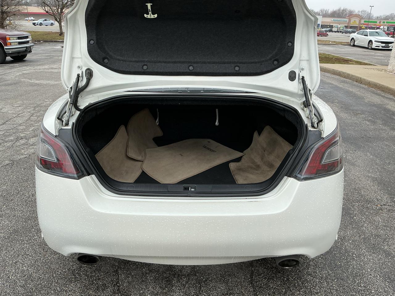 Nissan Maxima SV 2013