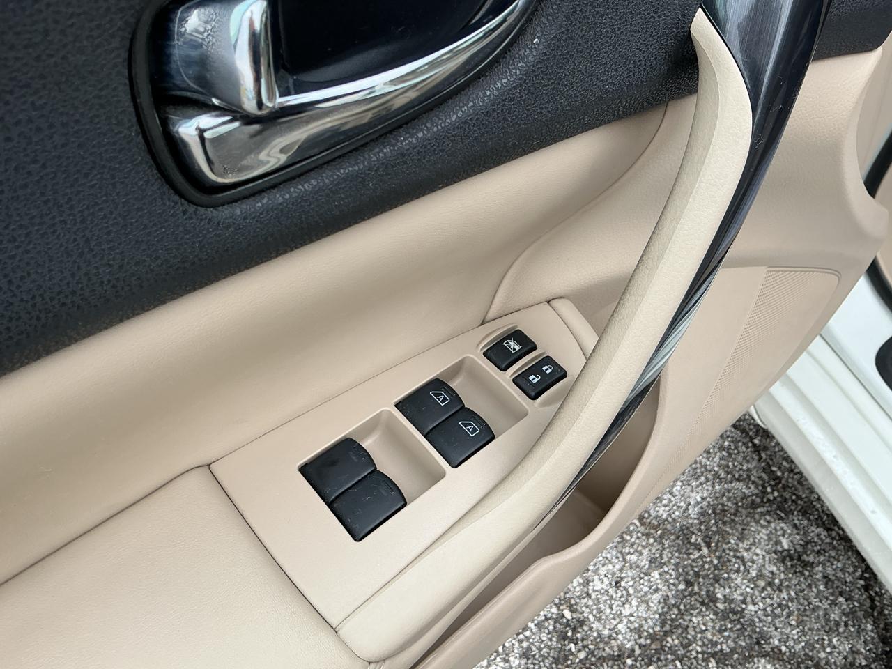 Nissan Maxima SV 2013