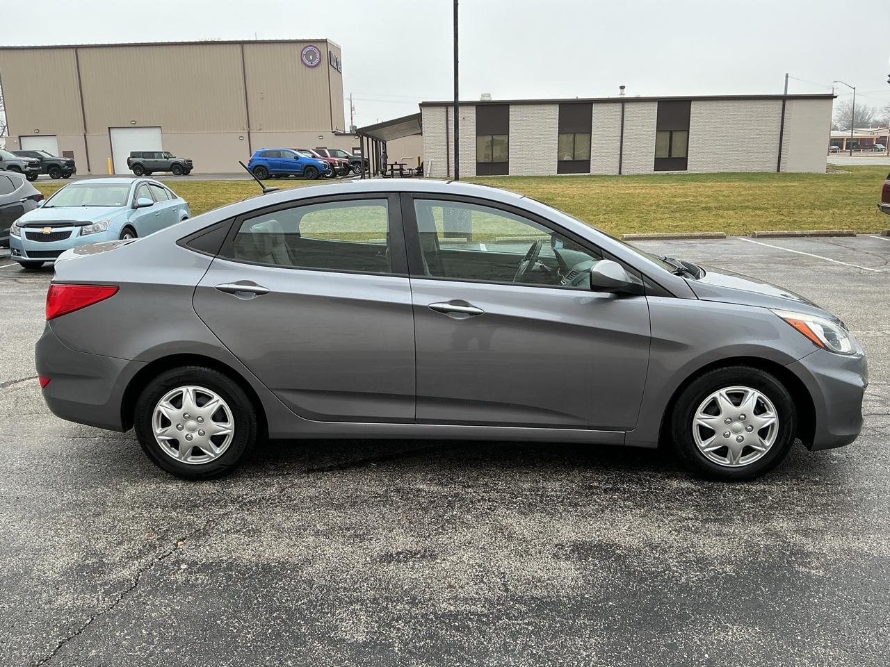 Hyundai Accent SE 4-Door 6A 2016