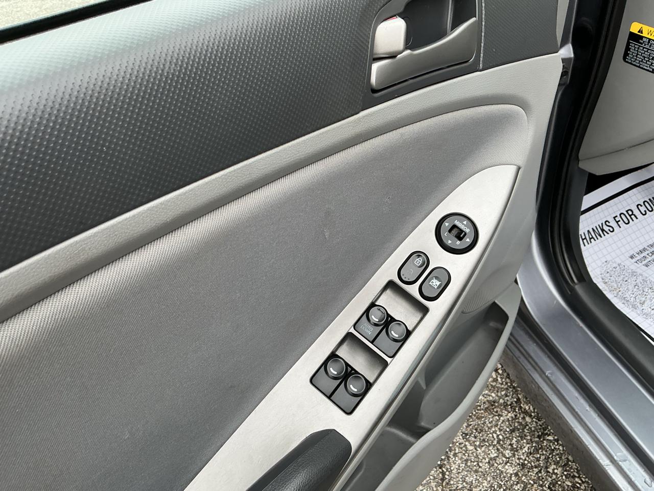 Hyundai Accent SE 4-Door 6A 2016