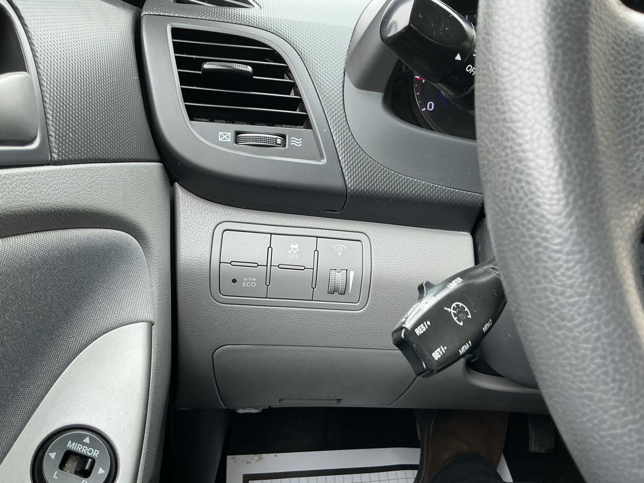 Hyundai Accent SE 4-Door 6A 2016