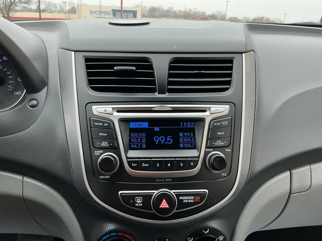 Hyundai Accent SE 4-Door 6A 2016