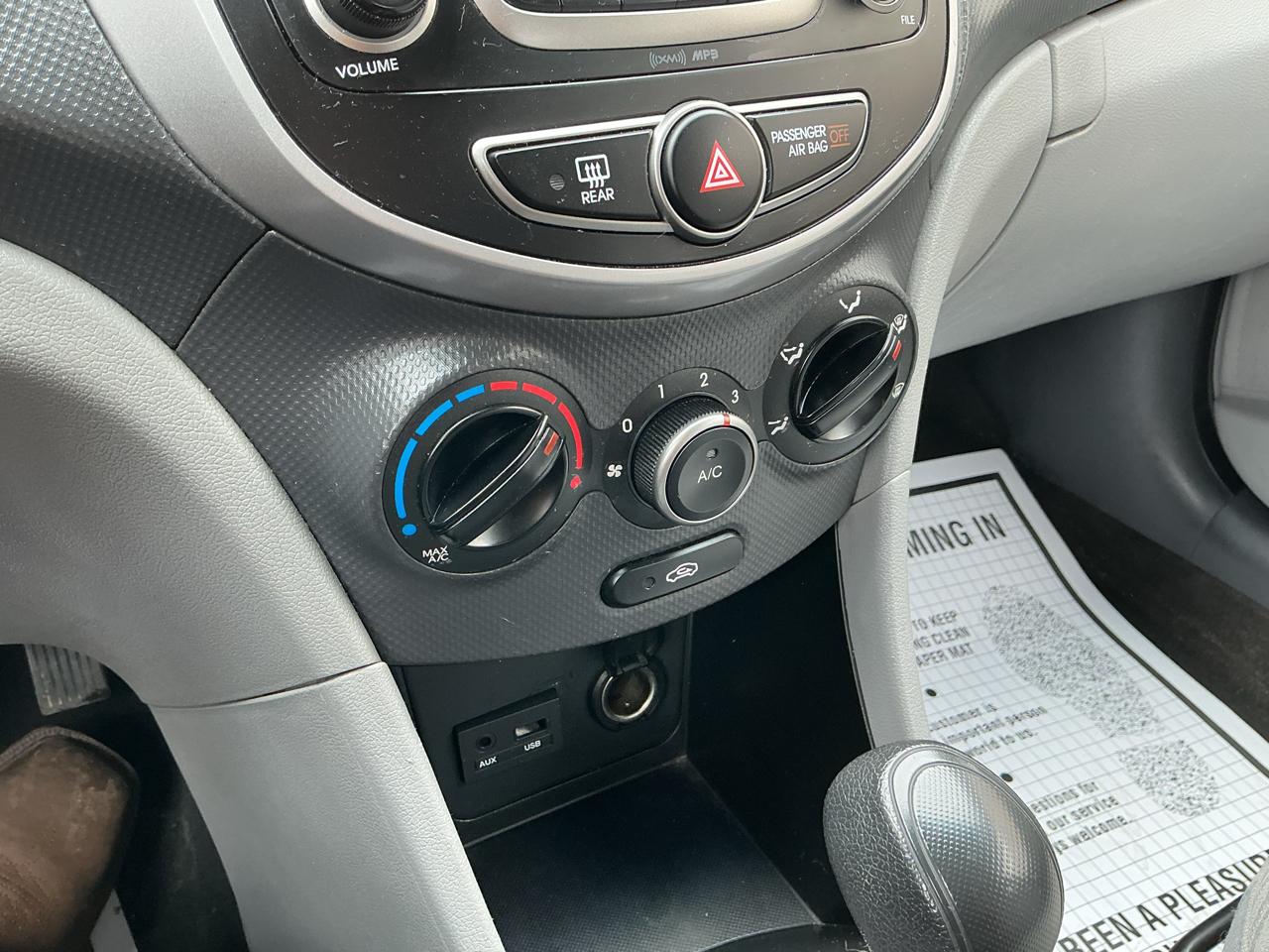 Hyundai Accent SE 4-Door 6A 2016