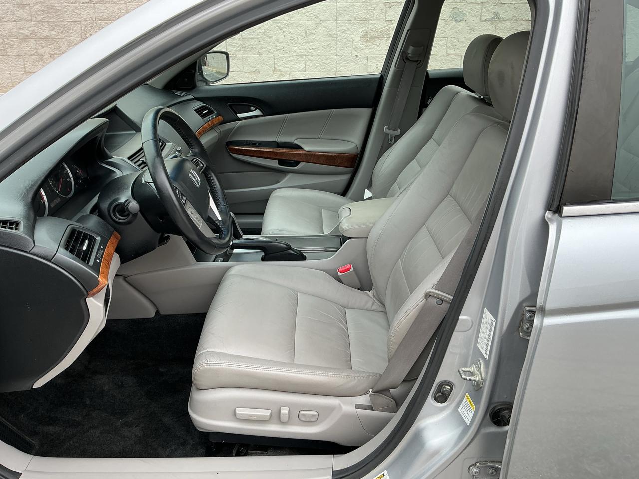 Honda Accord EX-L Sedan AT 2011