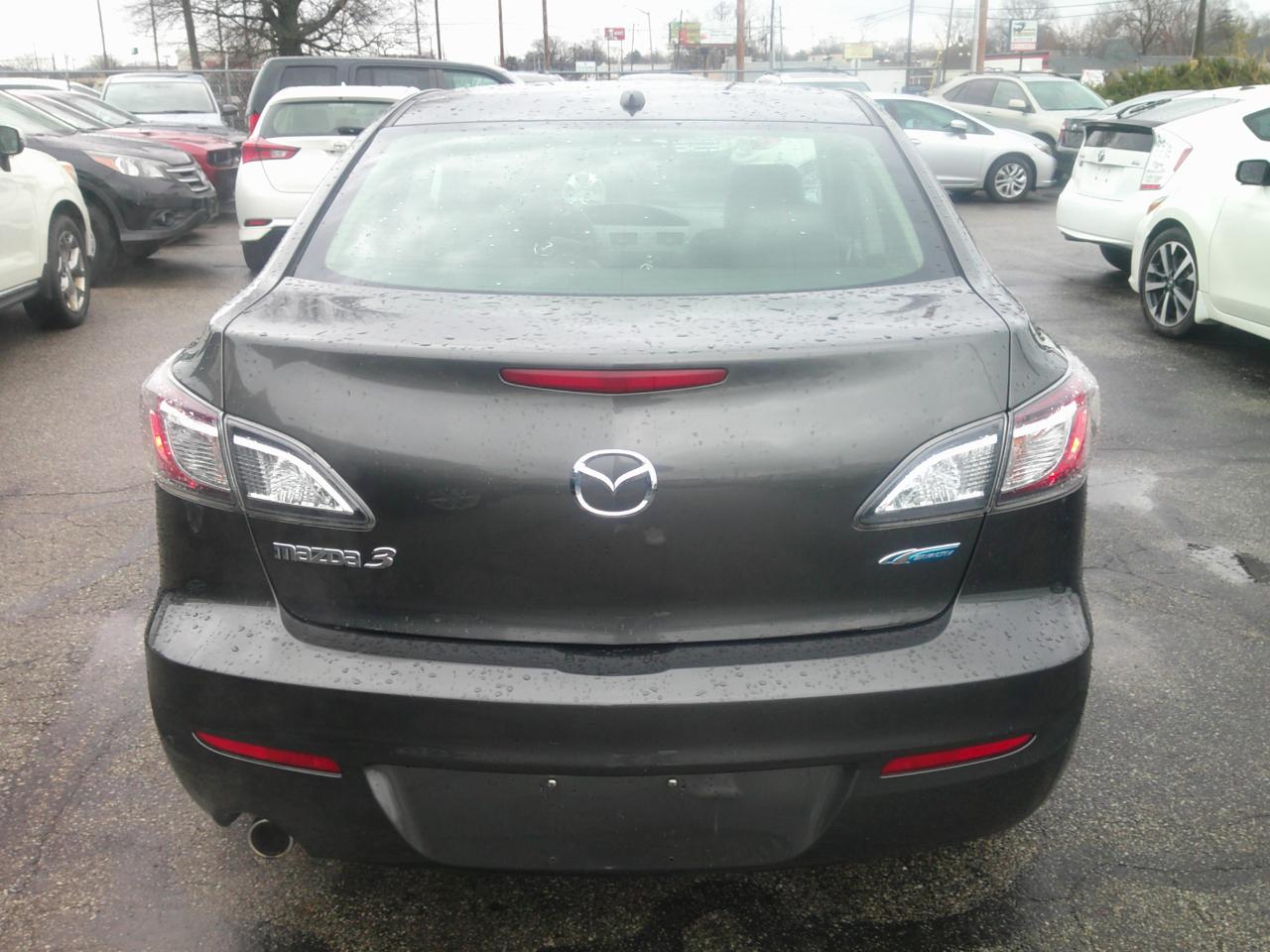 Mazda MAZDA3 I Grand Touring 4-Door 2012