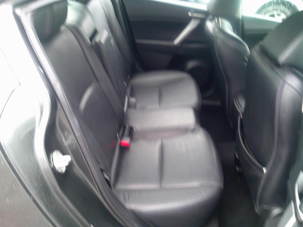 Mazda MAZDA3 I Grand Touring 4-Door 2012