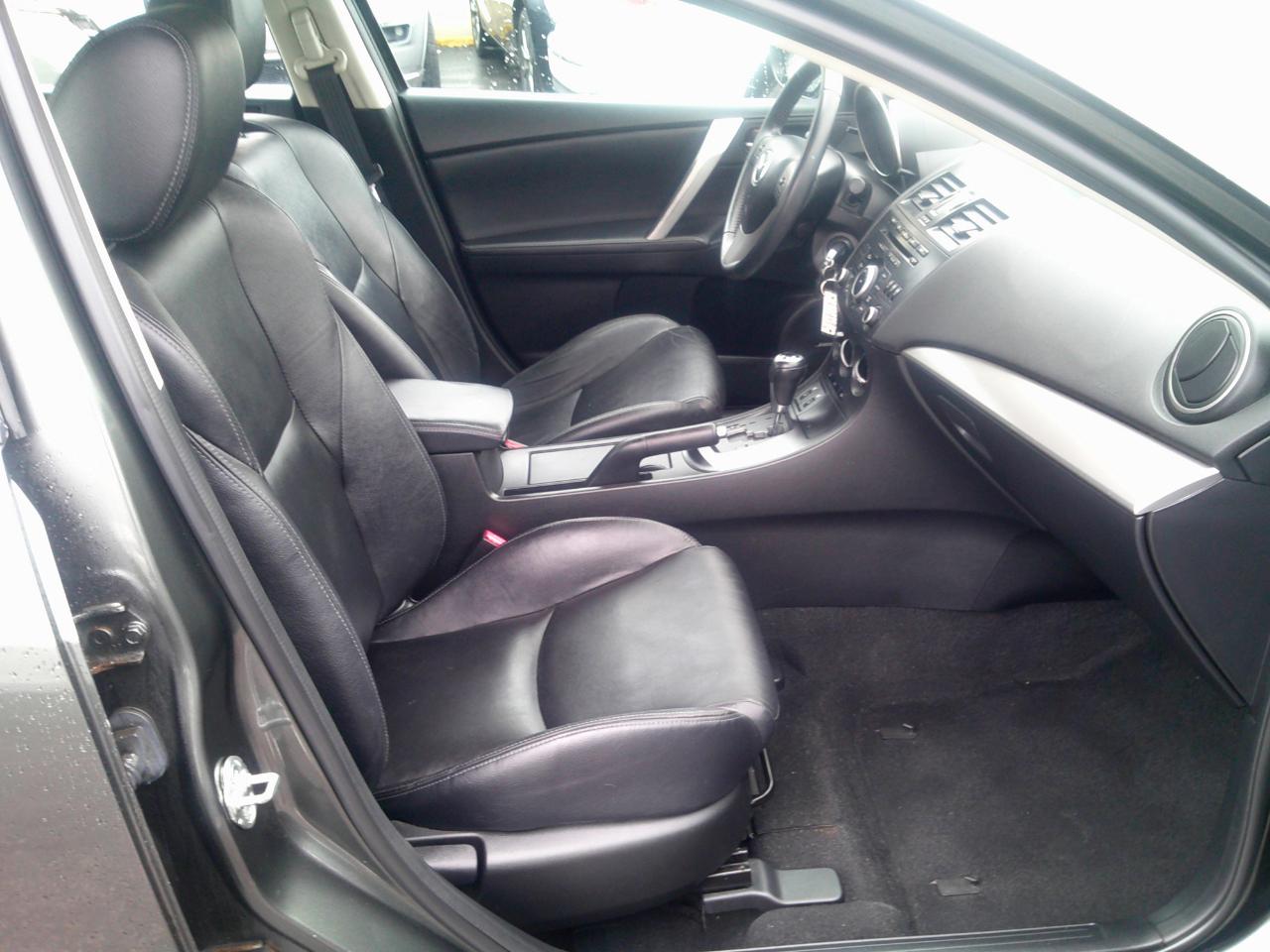 Mazda MAZDA3 I Grand Touring 4-Door 2012