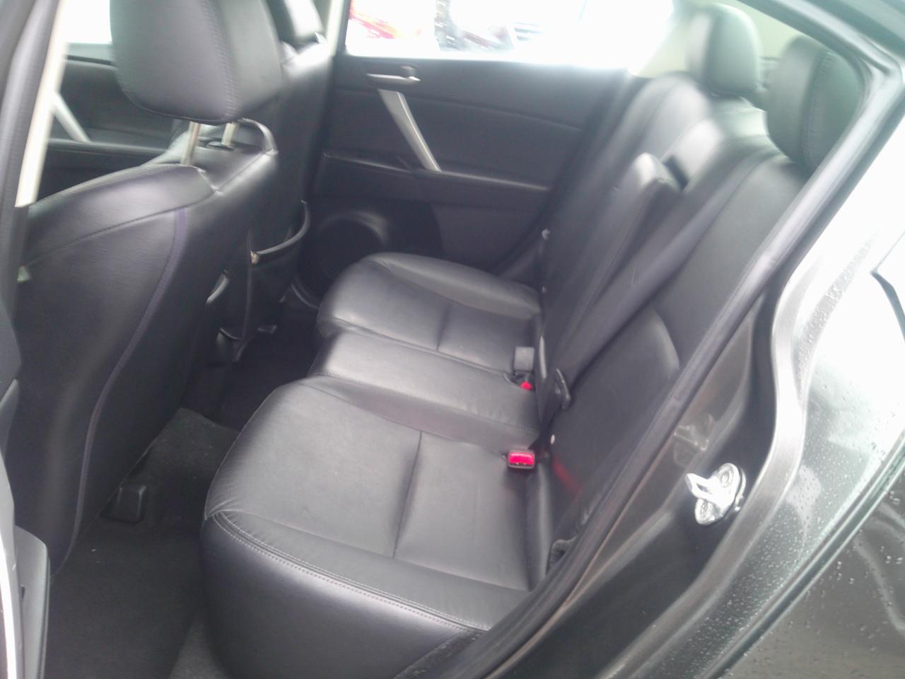 Mazda MAZDA3 I Grand Touring 4-Door 2012