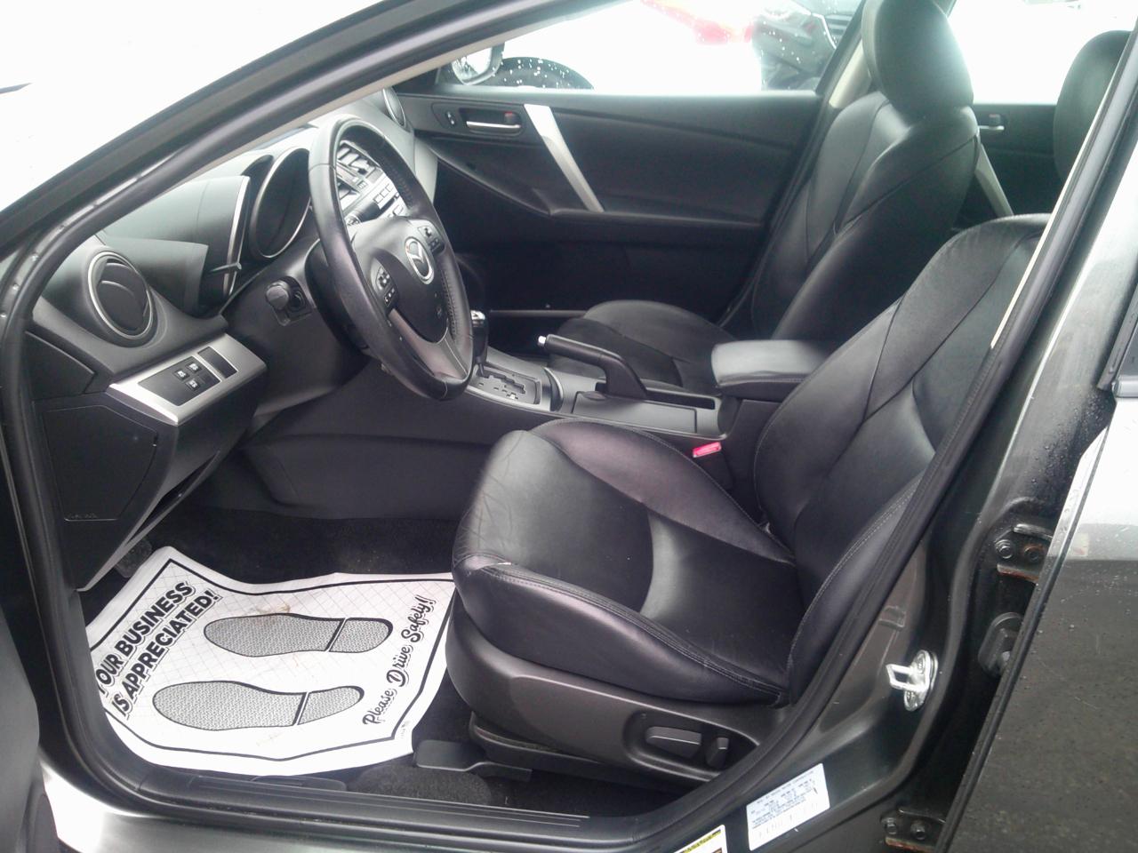 Mazda MAZDA3 I Grand Touring 4-Door 2012