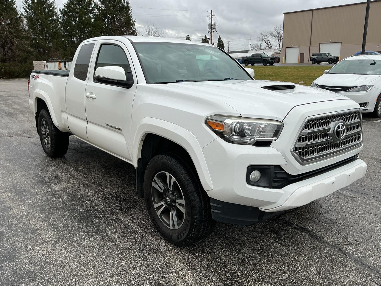 Toyota Tacoma SR5 Access Cab V6 6AT 4WD 2017