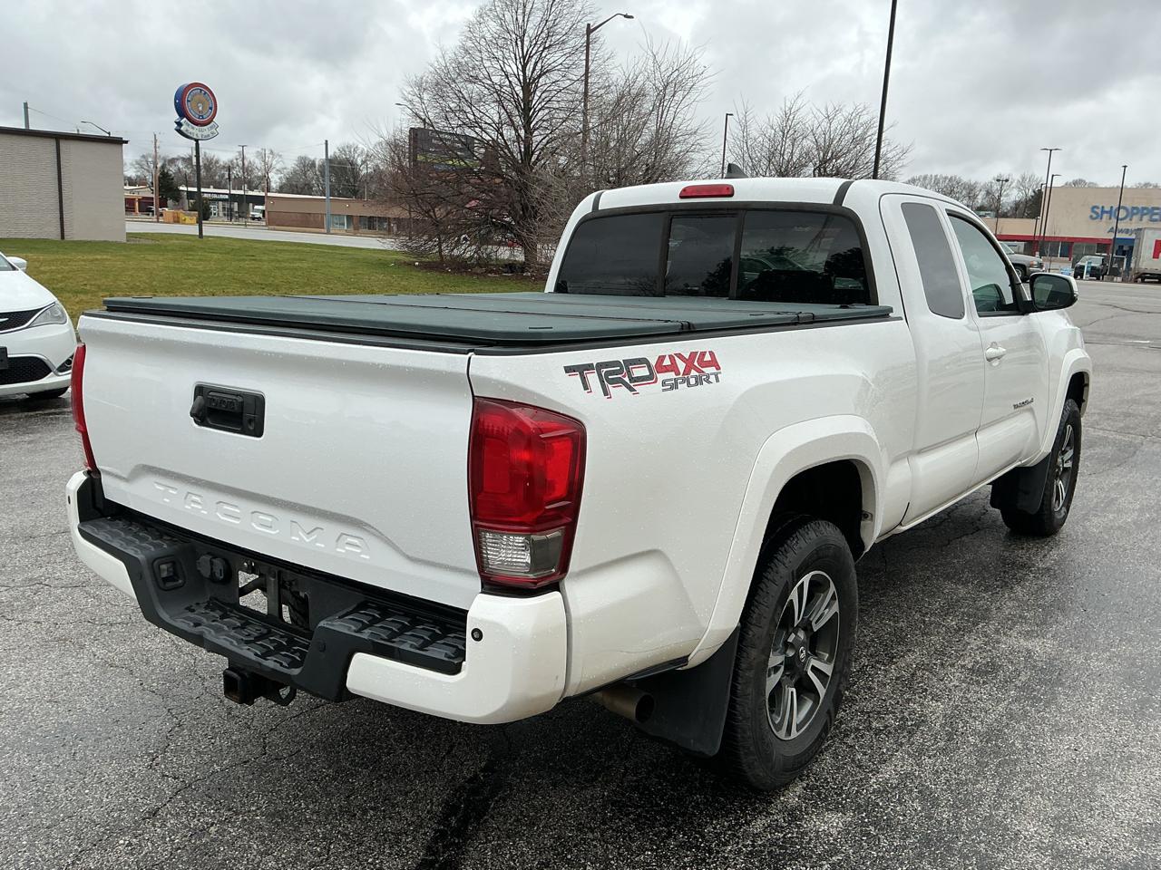 Toyota Tacoma SR5 Access Cab V6 6AT 4WD 2017