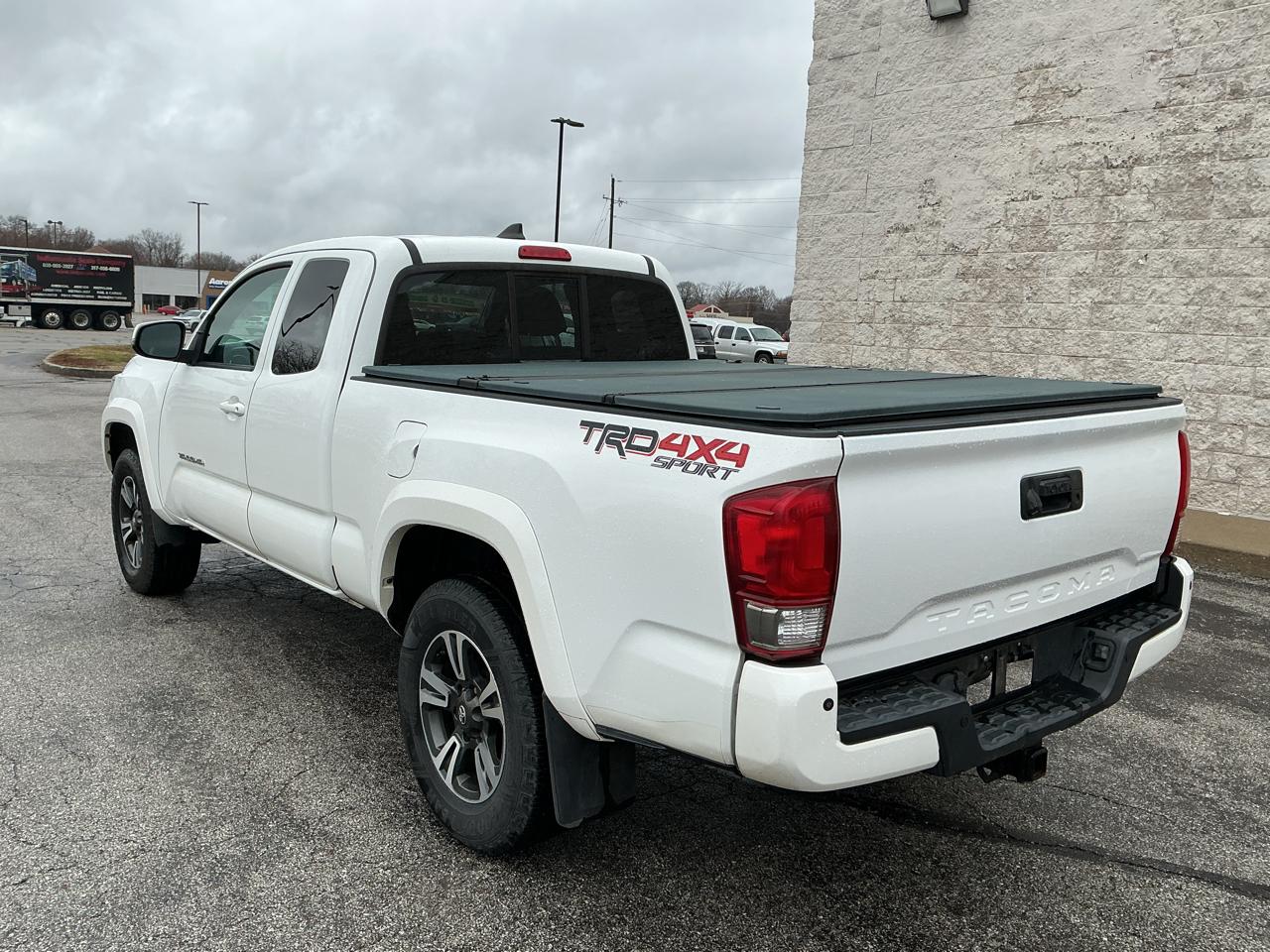 Toyota Tacoma SR5 Access Cab V6 6AT 4WD 2017