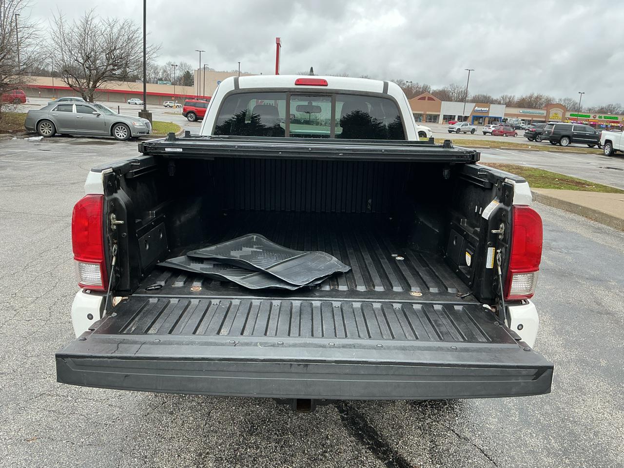 Toyota Tacoma SR5 Access Cab V6 6AT 4WD 2017