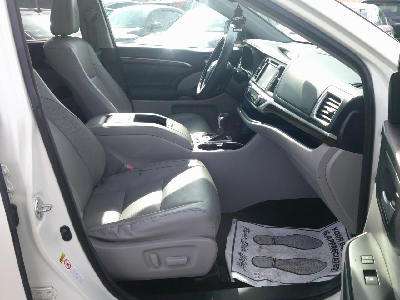 Toyota Highlander Limited FWD V6 2014