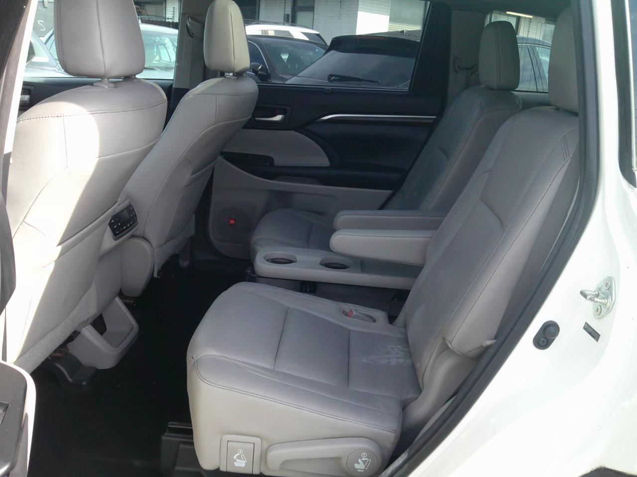 Toyota Highlander Limited FWD V6 2014
