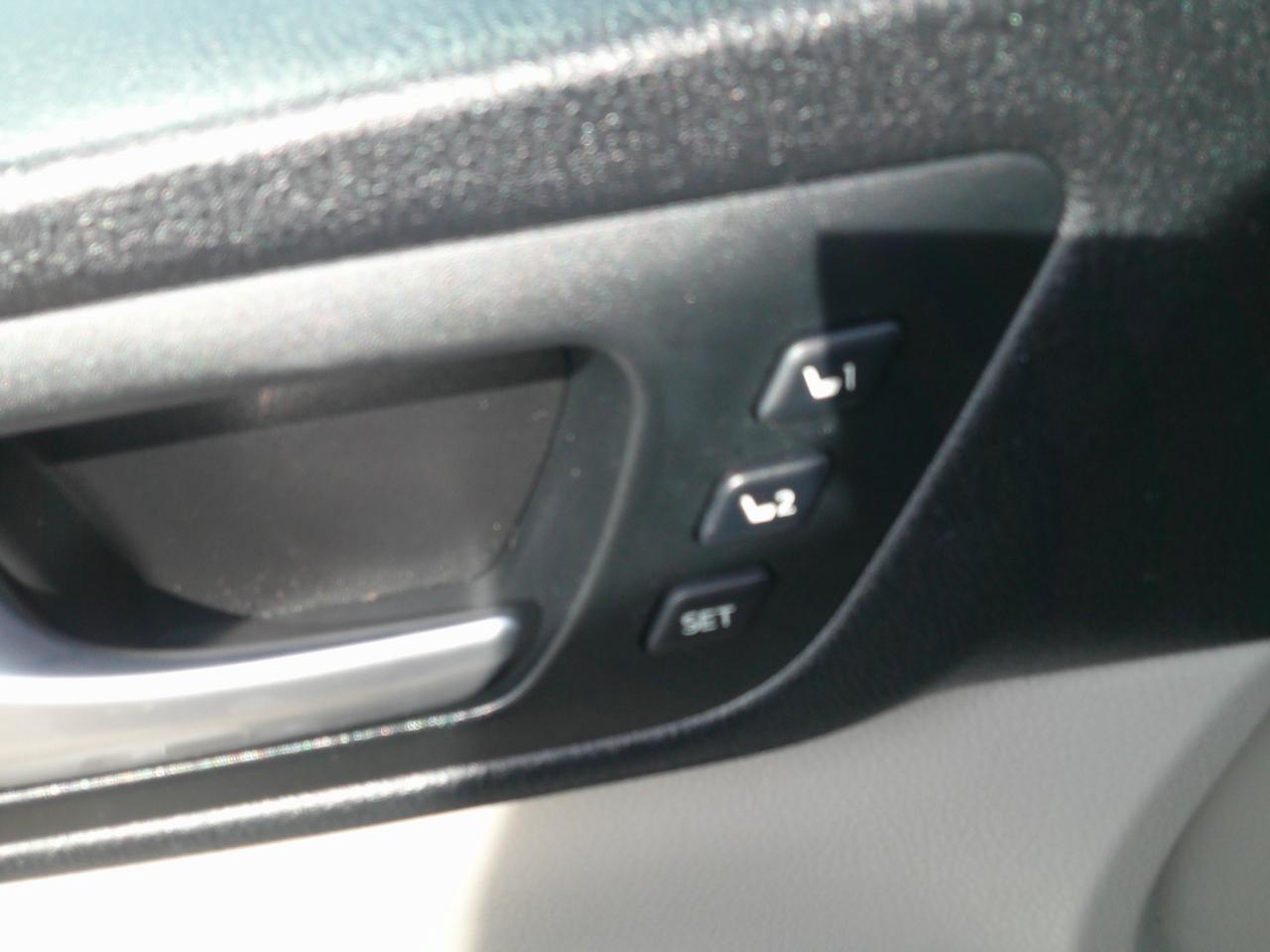 Toyota Highlander Limited FWD V6 2014