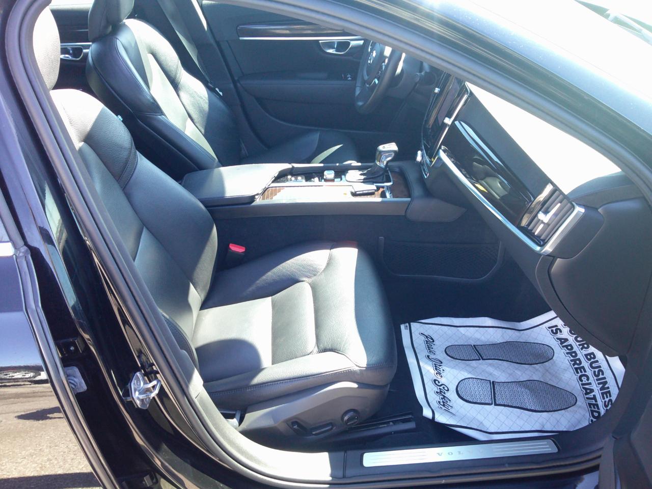 Volvo S90 T6 Momentum AWD 2020