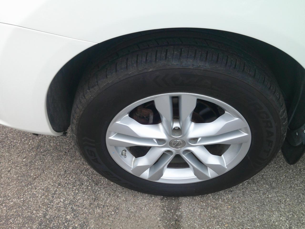 Nissan Rogue SV AWD 2012