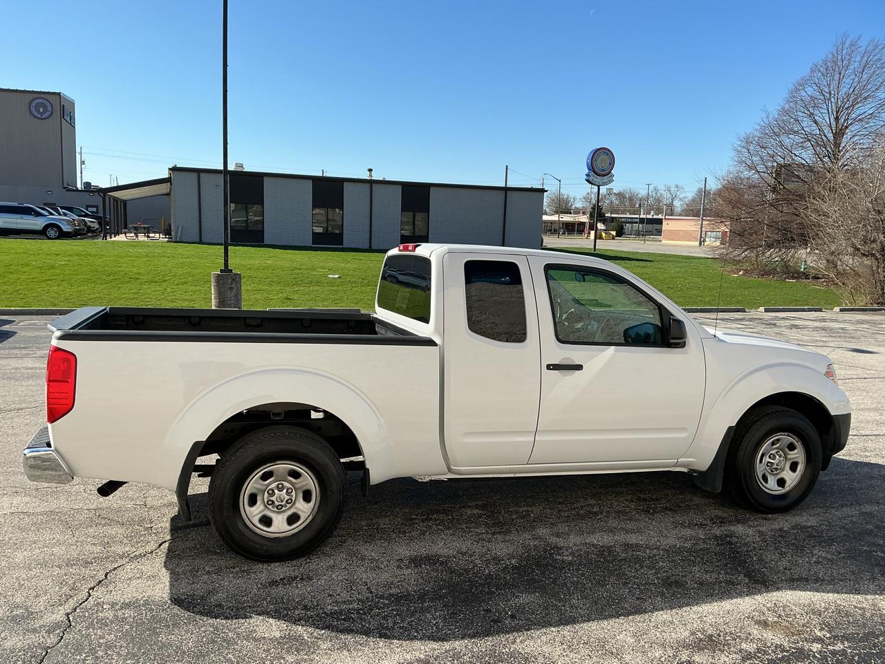 Nissan Frontier SV King Cab I4 5MT 2WD 2018